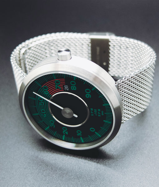 Watch with moving clearance dial